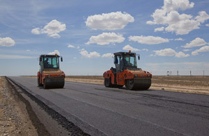 Осуществлена перевозка стабилизатора грунта для нужд дорожных служб Казахстана